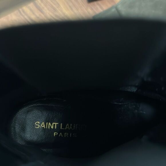 Saint Laurent Vika 95 Chelsea Ankle Boots in Brown Suede. Size 39 IT. - Picture 8 of 9